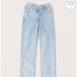 Abercrombie Curve Love 90s Ultra High Rise Straight Jeans